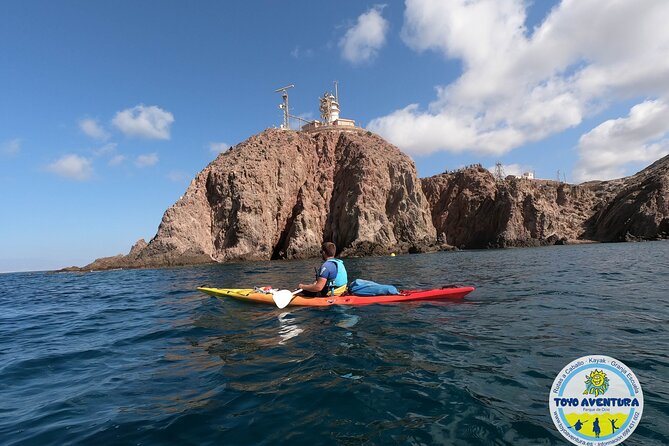 Kayak y snorkell por las mejores calas del Parque Natural Cabo de Gata - The snorkeling stop halfway through
