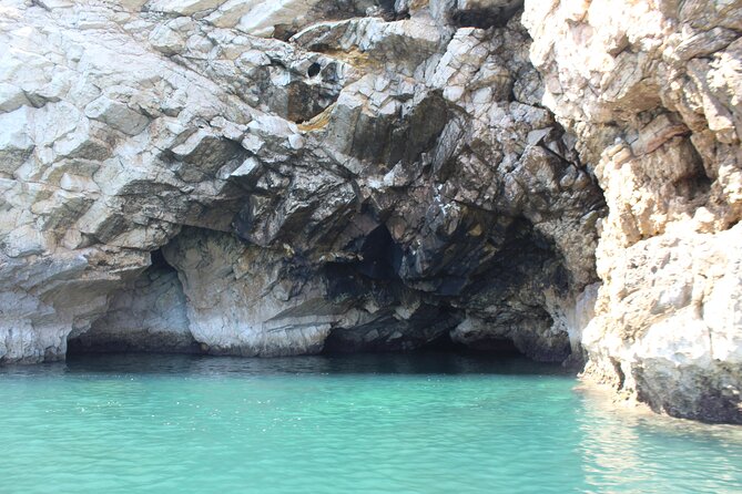 Kayaking along the Algarve Coast - Why beginners can enjoy this route