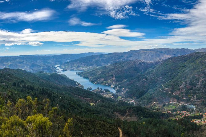 Kayaking and Waterfall in Peneda-Gerês National Park from Porto - The short walk to a cold waterfall pool