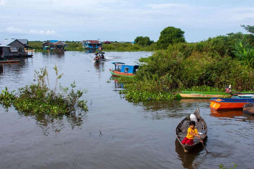 Kayaking & Floating Village in Siem Reap - Guides can shape the whole day