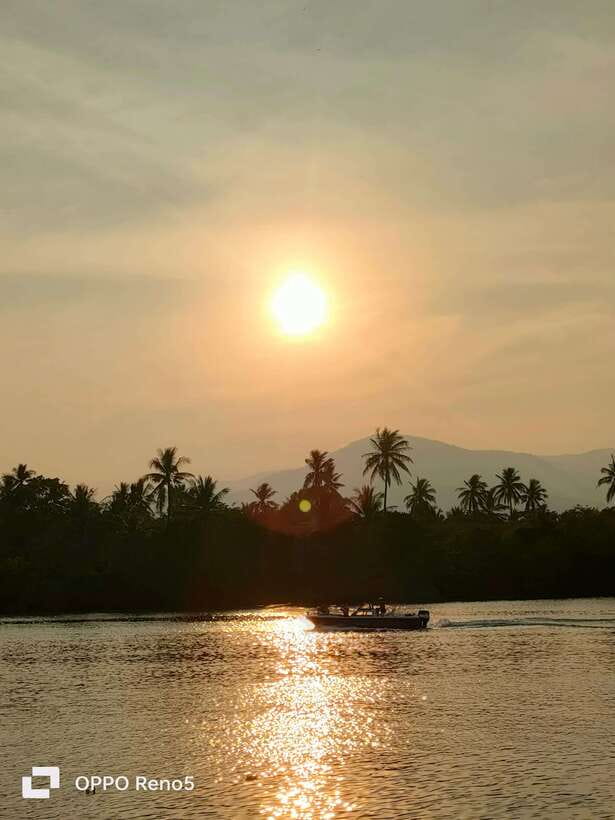 Kayaking tour around green cathedral - What to bring for a comfortable paddle