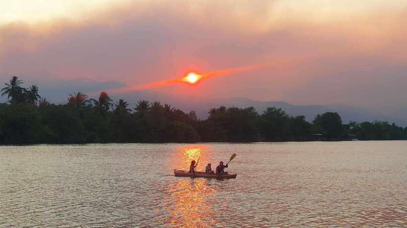 Kayaking tour around green cathedral - Starting at Epic Arts Café