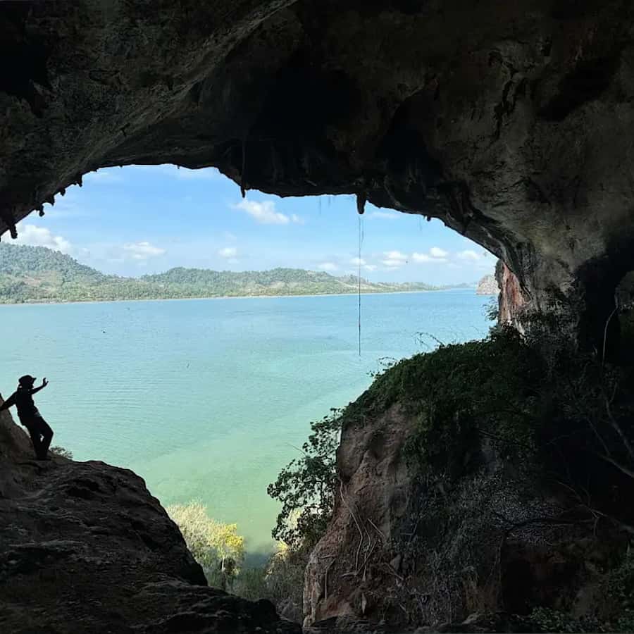 Ko Lanta: Half-Day Kayaking Koh Phee & Koh Talabeng 2 Caves - Swimming, fruit, and a simple beach break