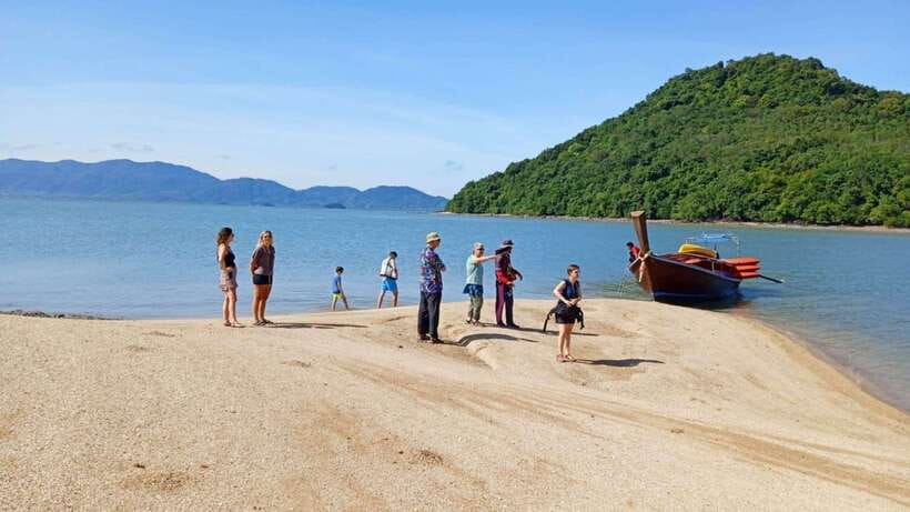 Ko Lanta: Ko Aung, Ko Phee Ghost Cave Island, Talabeng Kayak - Talabeng Island puts the kayak at center stage