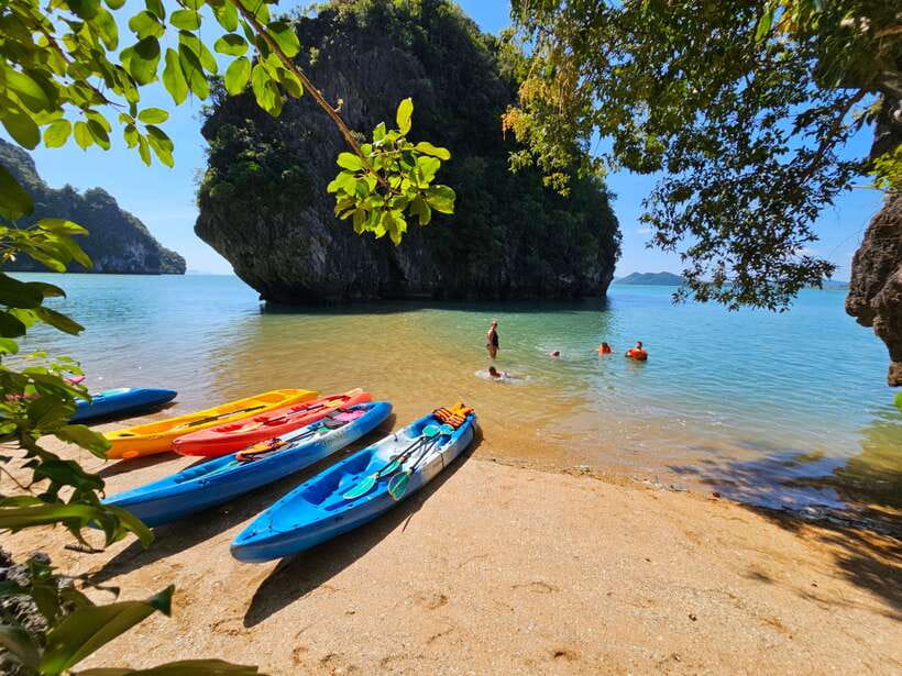 Koh Lanta: Kayaking and Longtail Boat Tour (Half day) - Koh Phee and the skull-shaped rock