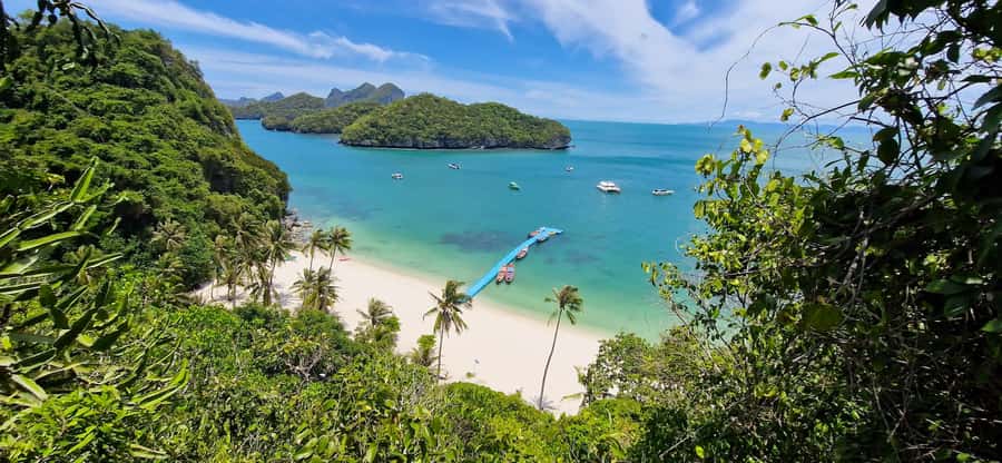 Koh Pha Ngan: Day Tour Ang Thong with Kayak, Snorkel & Lunch - Kayaking along the cliffs