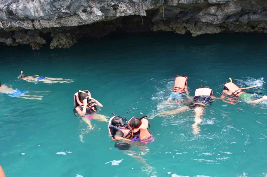 Koh Phangan: Angthong Emerald Waters & Kayaking by Speedboat - Snorkeling beneath the limestone cliffs