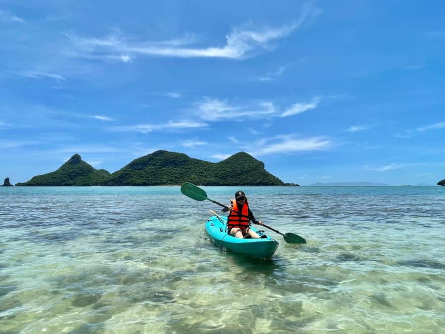 Koh Samui: Angthong Marine Park Speedboat Tour with Kayaking - Koh Sam Sao and the Stonebridge formation