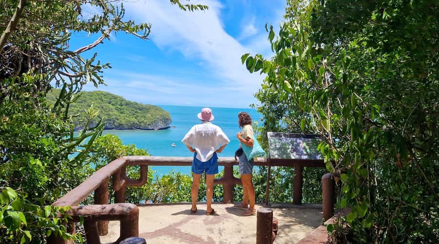 Koh Samui: Day Tour to Ang Thong with Kayak, Snorkel & Lunch - Snorkeling beside Ang Thong’s limestone cliffs