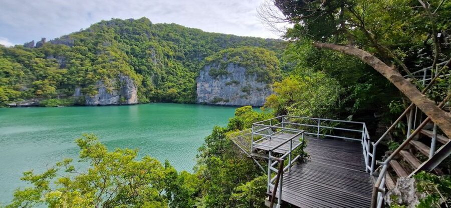 Koh Samui: Day Tour to Ang Thong with Kayak, Snorkel & Lunch - Beach lunch and a useful break on Koh Mae Ko