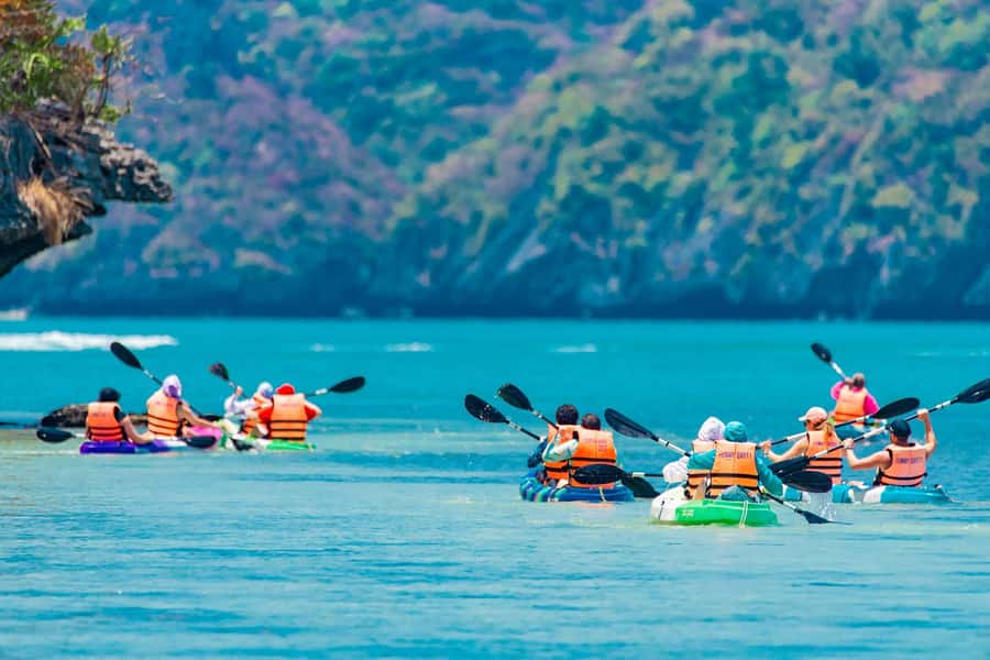Koh Samui Premium Ang Thong Kayaking & Snorkeling with Lunch - Thai lunch, fruit, and a short kayaking session