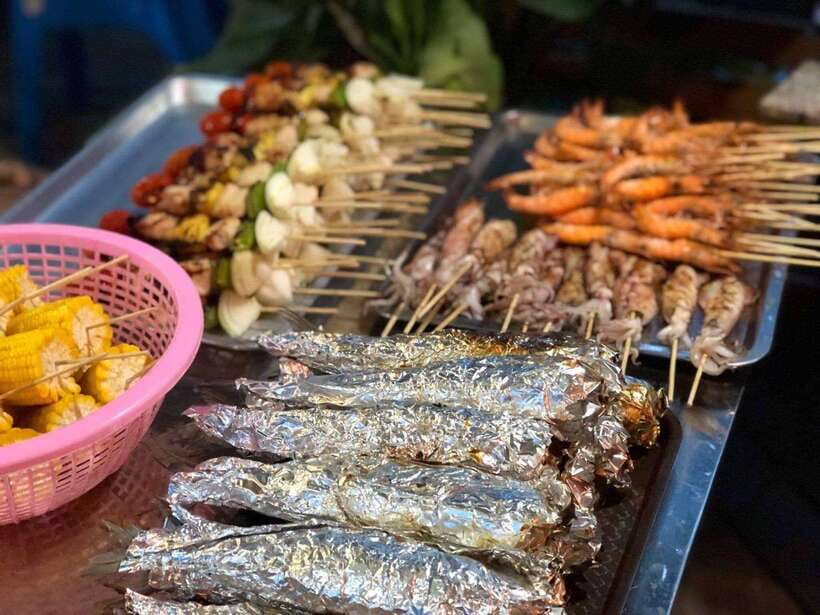 Krabi: Ao Thalane Sunset Kayak adventure (group of 10 max) - BBQ dinner after the boats come ashore