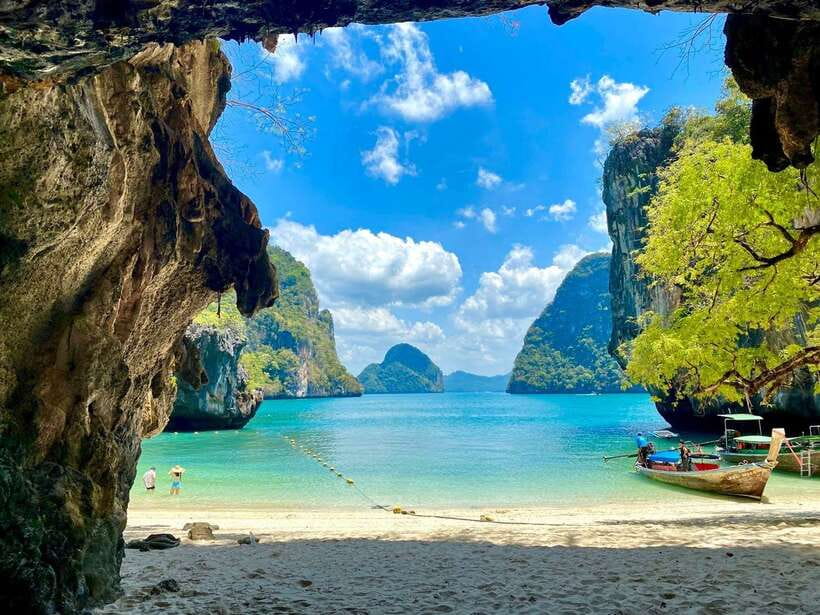 Krabi: Hong Island Longtail Boat & Kayak Tour w Buffet Lunch - Koh Daeng and the first hour in the water