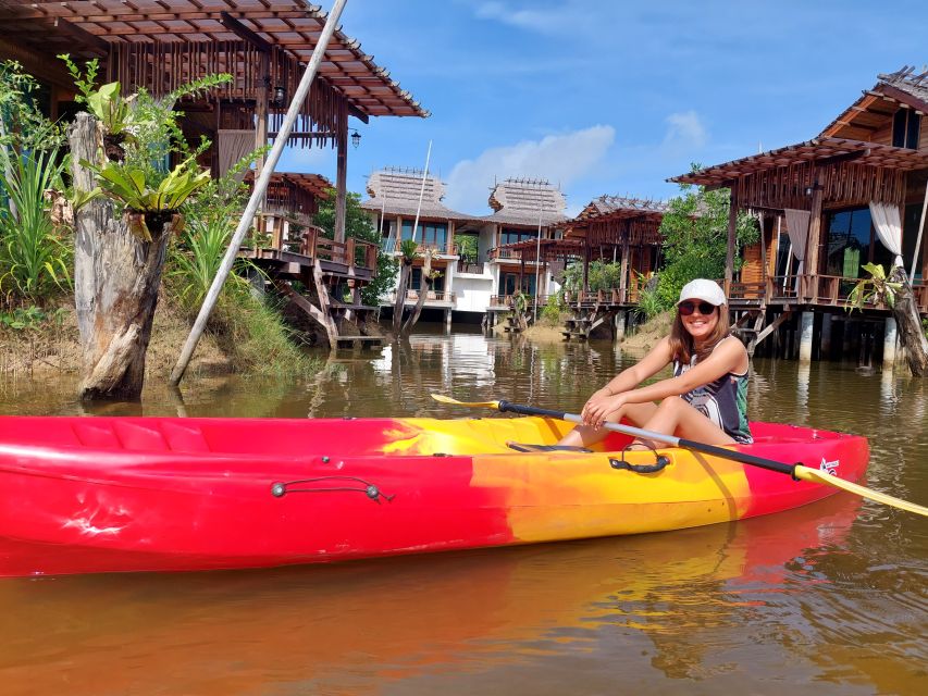 Krabi: Kayak in Mangrove Forest with Meal Aonang - Wildlife comes in small, welcome surprises
