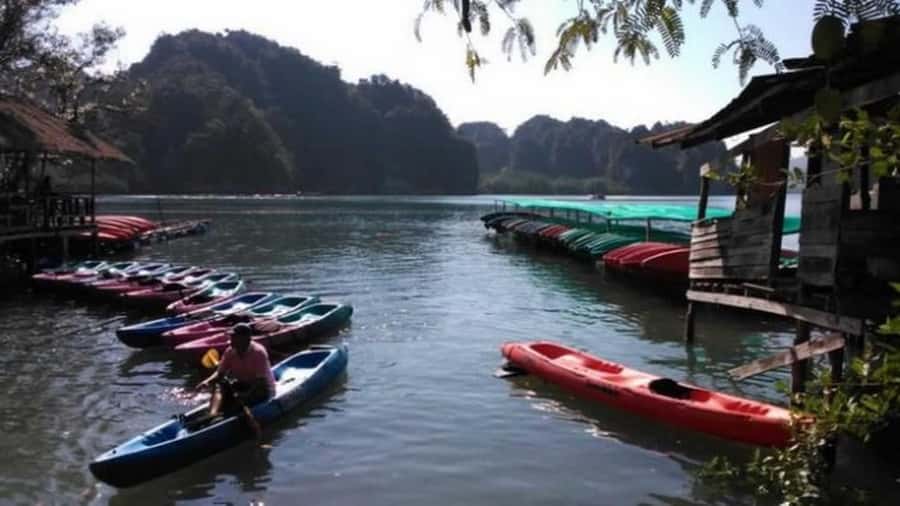 Krabi: Kayaking in Ao Thalane Bay Beautiful Mangrove Forest - A short briefing comes before the kayak route