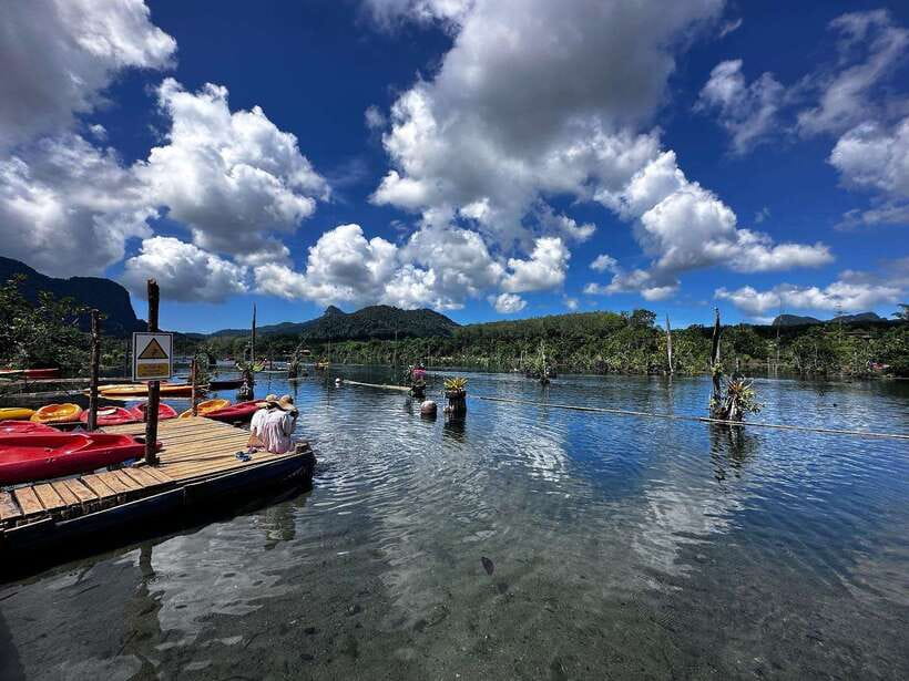 Krabi: Klong Root (Crystal lake) Kayaking tour - Fruit, fish feeding, and a pineapple stop