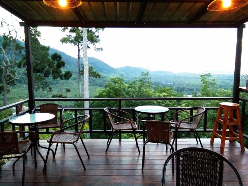 Krabi: Sunrise Breakfast & Kayaking at Khlong Nam Sai - Breakfast with a view, not a brunch spread