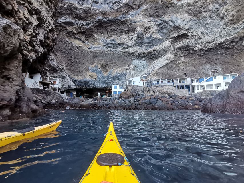 La Palma: Cueva Bonita Kayaking Tour - Getting ready for roughly 1.5 hours on the water