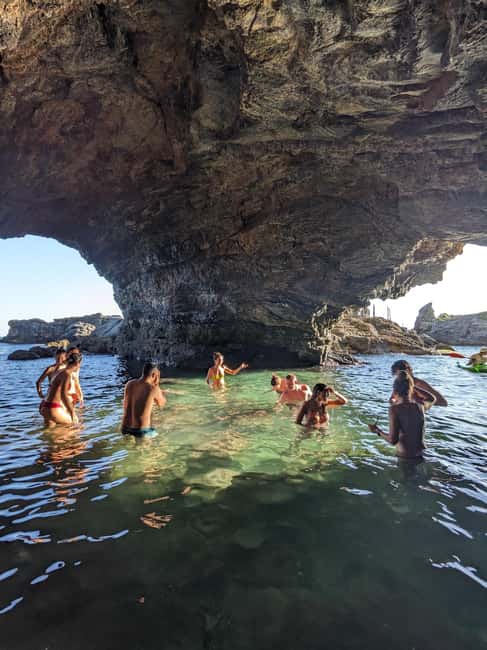 La Spezia: Sunset Kayak & Caves Tour w/ Swimming & Aperitif - What this La Spezia kayak tour is really like