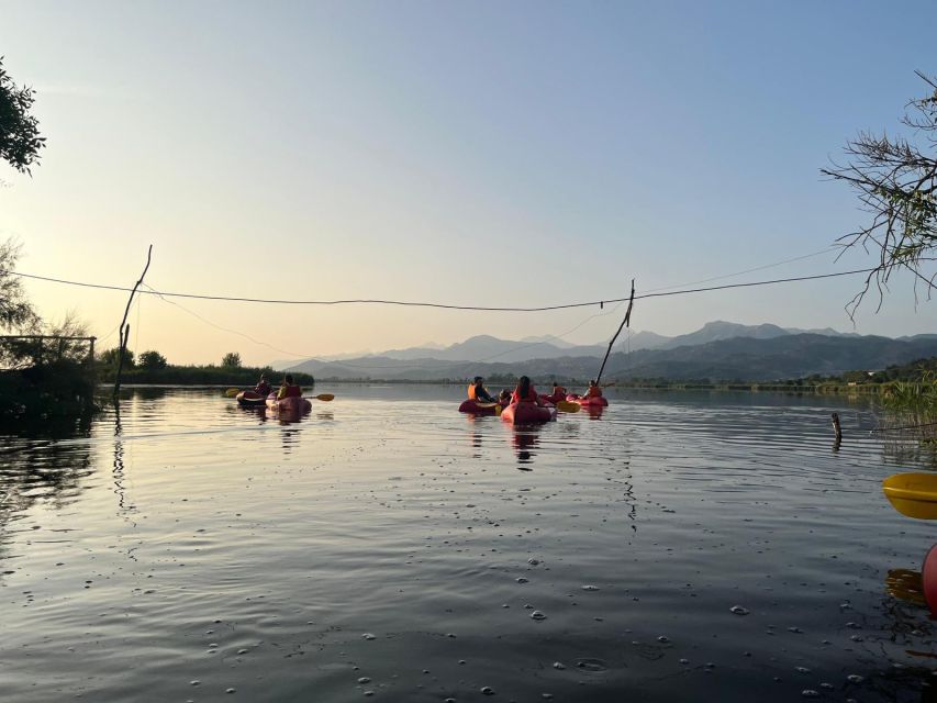 Lago di Massaciuccoli: tour in kayak con Aperitivo - Reaching the Open Lake