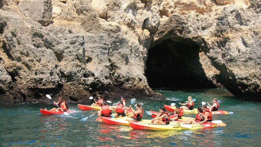 Lagos: Kayaking Tour - From Passeio dos Descobrimentos to the Lagos Marina