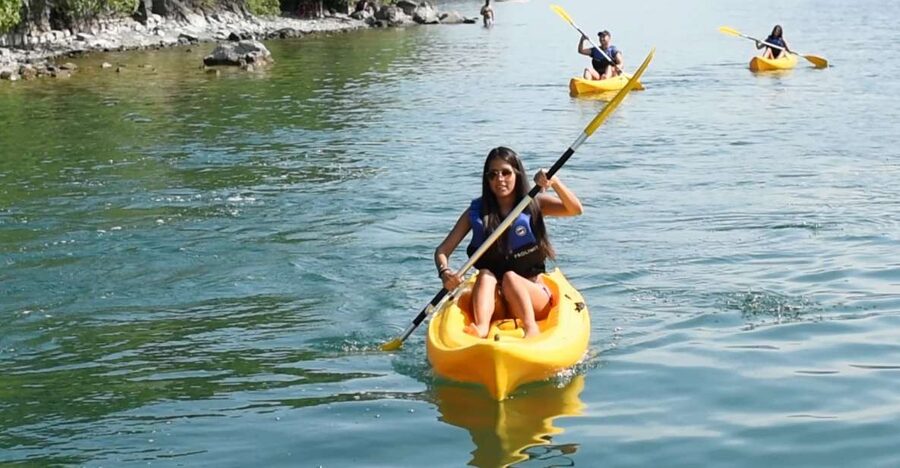 Lake Iseo: Baia del Bogn Kayak Tour - From the Sportaction office to the lake