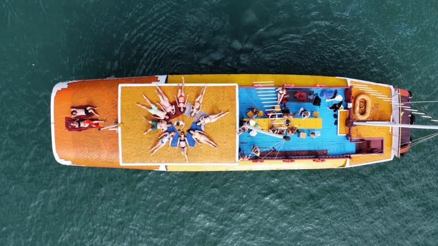 Lan Ha Bay - Kayaking 1 Day on cruise - From Cat Ba Town to Cai Beo Fishing Village