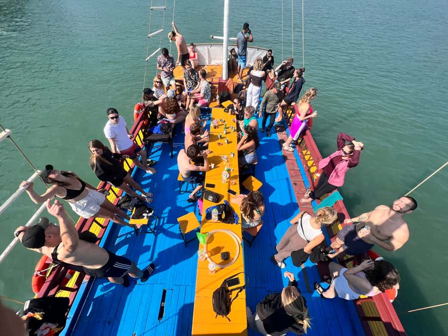 Lan Ha Bay - Kayaking 1 Day on cruise - Cruising the Southern Ha Long Bay