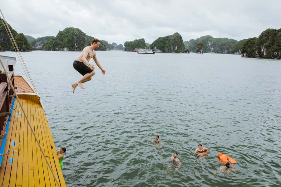 Lan Ha Bay - Kayaking 1 Day on cruise - What the $33 price really covers