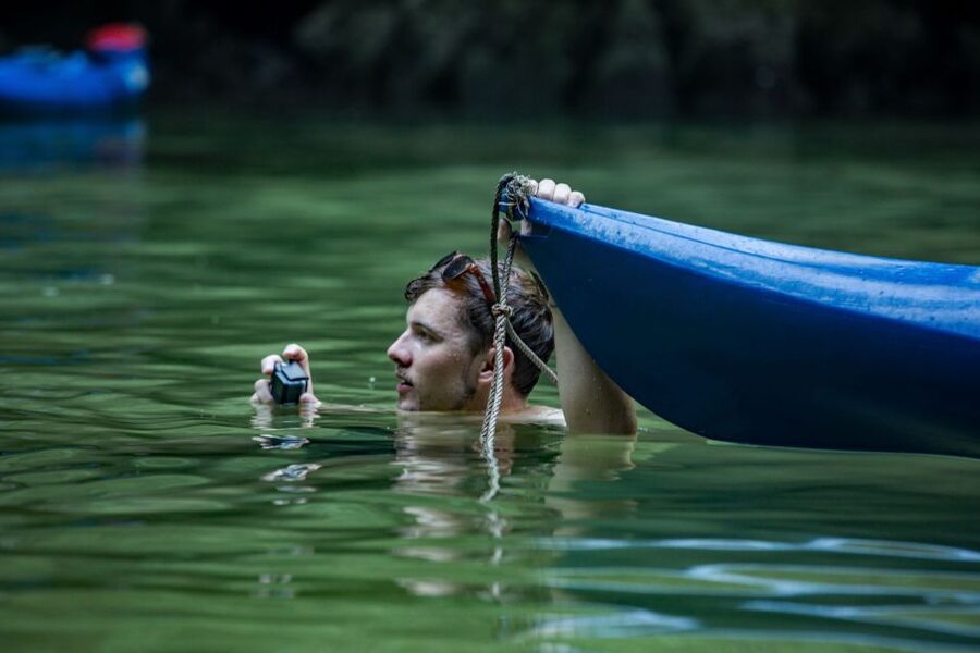 Lan Ha Bay: Kayaking and Cruise - Kayaking through Lan Ha Bay’s limestone maze