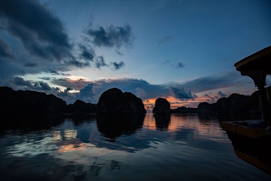 Lan Ha Bay: Kayaking and Cruise - Morning paddling among secluded lagoons