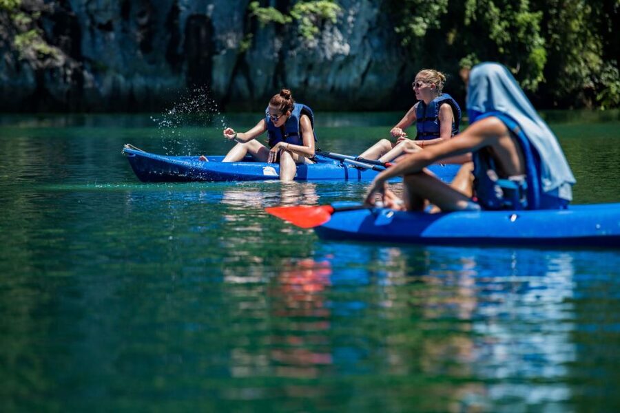 Lan Ha Bay: Kayaking and Cruise - Who should book this experience?