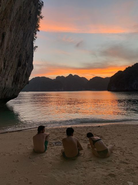 Lan Ha Bay: Sunset & Plankton Bioluminescent Night Kayaking - From Cat Ba town to the Beo Pier