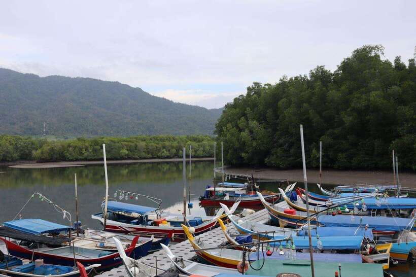 Langkawi: Kayaking Adventure and Swimming - The old charcoal kiln and Pinang Cave