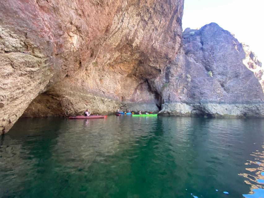 Las Vegas: Willow Beach Kayaking Tour - Entering Emerald Cave by kayak