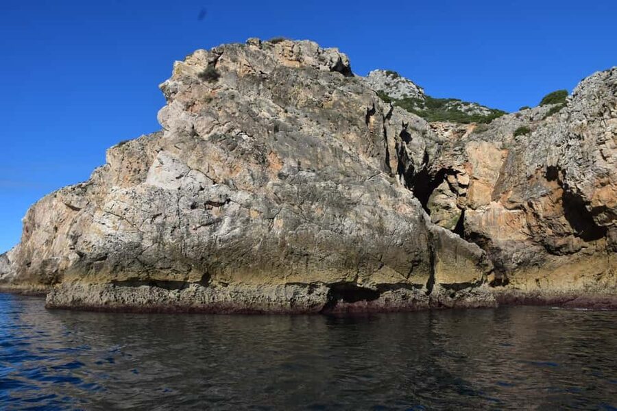 Lisbon: Sesimbra Kayak Discovery Experience - What to bring, and what to leave behind