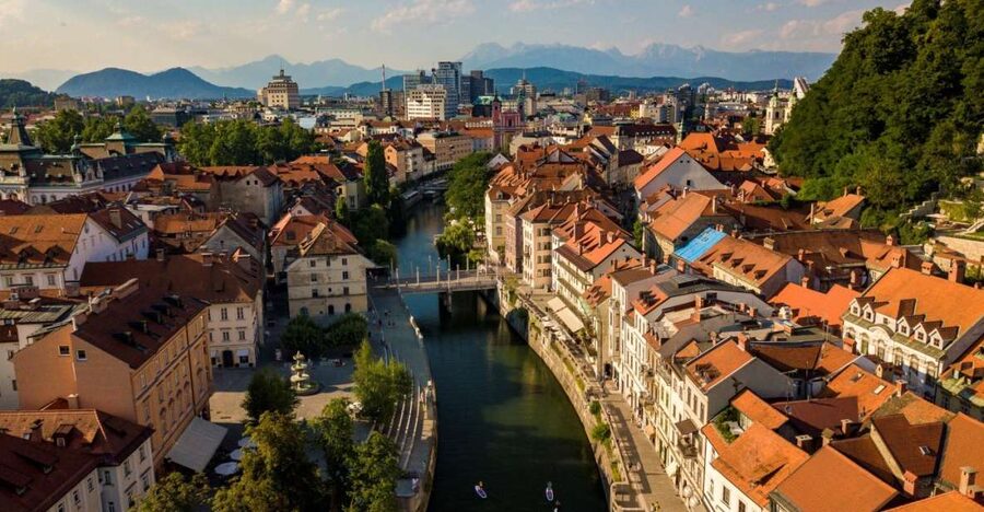 Ljubljana: Stand-Up Paddle Boarding Tour - Why Ljubljana is especially good from the Ljubljanica