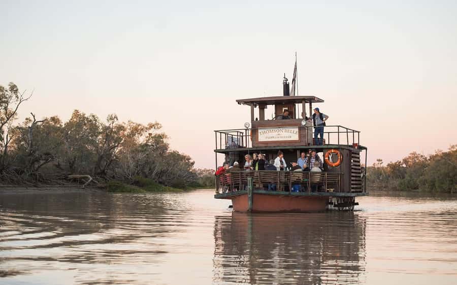 Longreach: Sunset Paddlewheeler Cruise, Show and Dinner - Sunset begins aboard the Thomson Belle