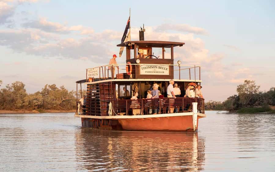 Longreach: Sunset Paddlewheeler Cruise, Show and Dinner - A stockman’s dinner beside the campfire