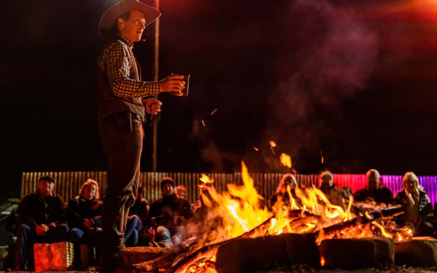 Longreach: Sunset Paddlewheeler Cruise, Show and Dinner - Should you book the Thomson Belle evening?