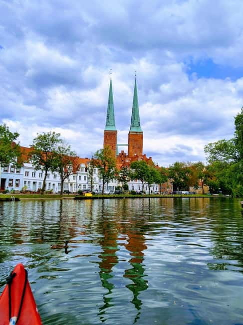 Lübeck's old town by canoe: explore and circumnavigate on your own - How hard is the paddling?