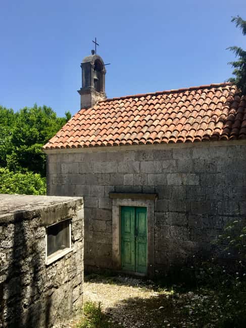 Lumbarda: Half-Day Kayaking and History with Wine delight - Badija monastery and its unexpected residents