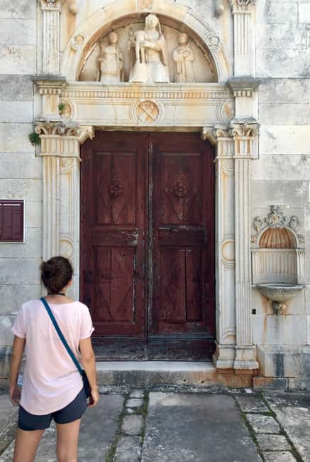 Lumbarda - Sunset Kayak Tour with a Picnic - Wine and Sweets - Paddling over Korčula’s clear water