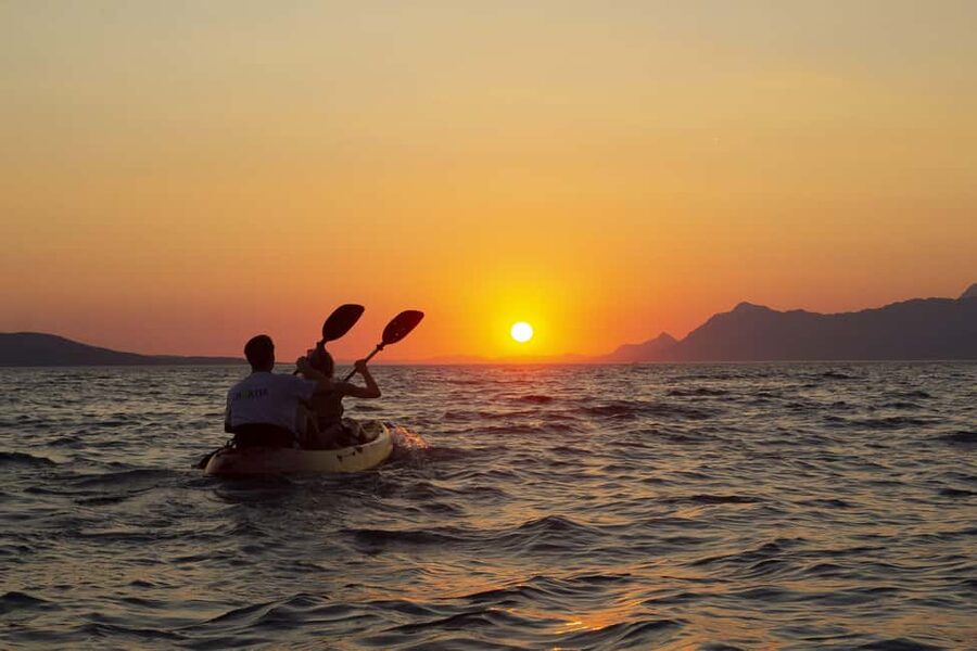Makarska: Guided Sea Kayaking Tour with Snorkeling Stop - The coastal paddle toward Nugal