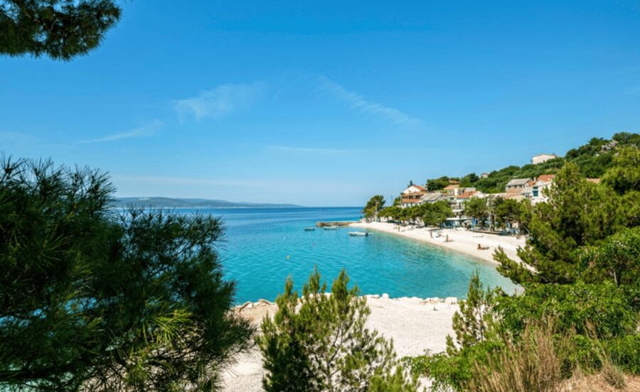 Makarska: Sea kayaking & snorkeling adventure - MPL Nautika - Reaching Bratuš for swimming and snorkeling