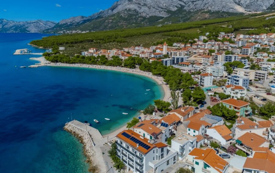 Makarska: Sea kayaking & snorkeling adventure - MPL Nautika - Who should book this kayak tour?