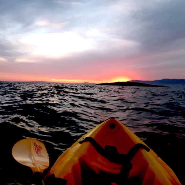 Mallorca: Kayak Sunset Tour from Ca'n Pastilla Beach - Paddling into the changing evening sky