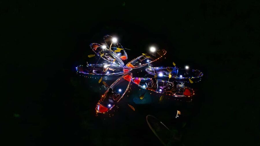 Malta: Illuminated Night Kayak Tour - Glow In The Dark - Guides, languages, and the human side of the tour