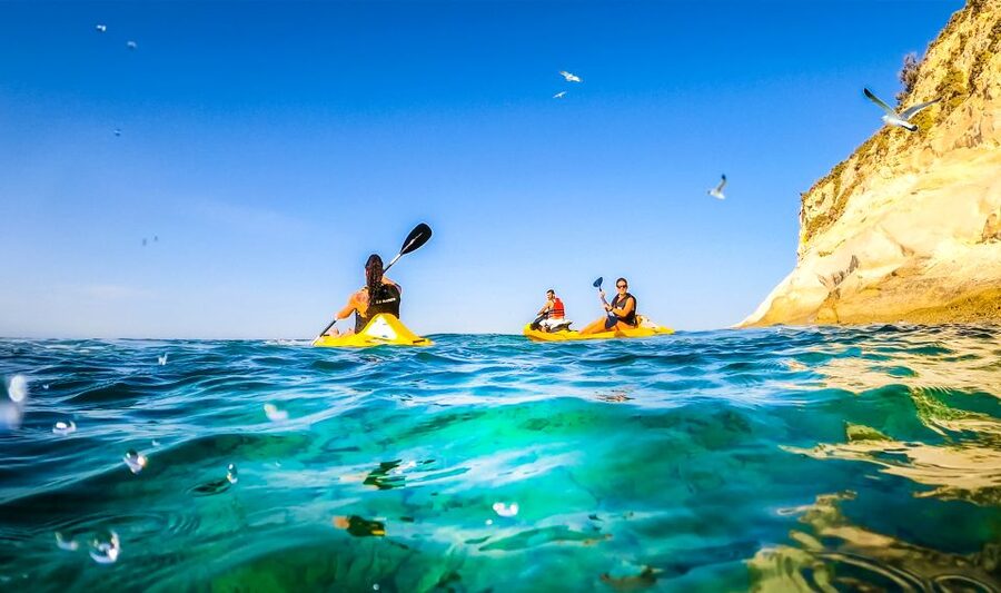 Malta: Ultimate Kayak Adventure - Entering the caves and finding a quiet bay