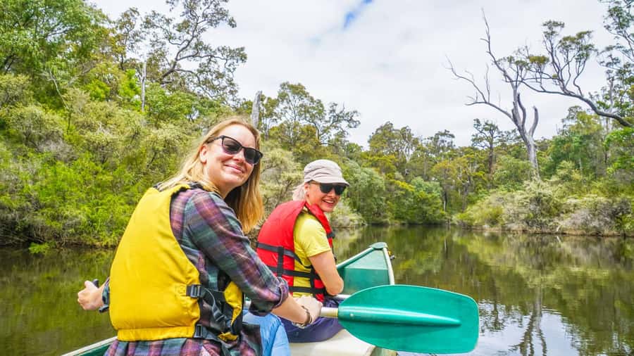 Margaret River: Guided Canoe & 4x4 Tour with Lunch & Wine - Coffee and coast at Gnarabup